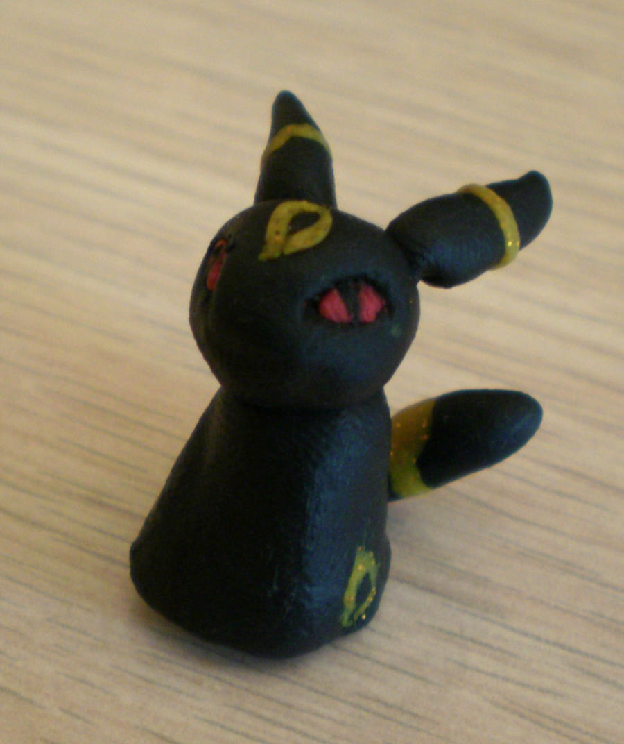 simple and cute umbreon FIMO b
