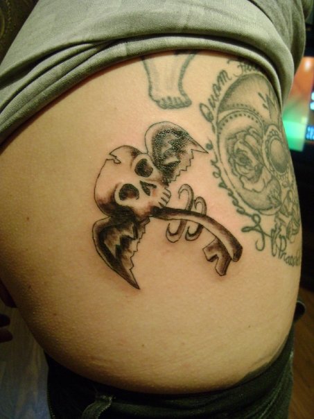 hip tattoo
