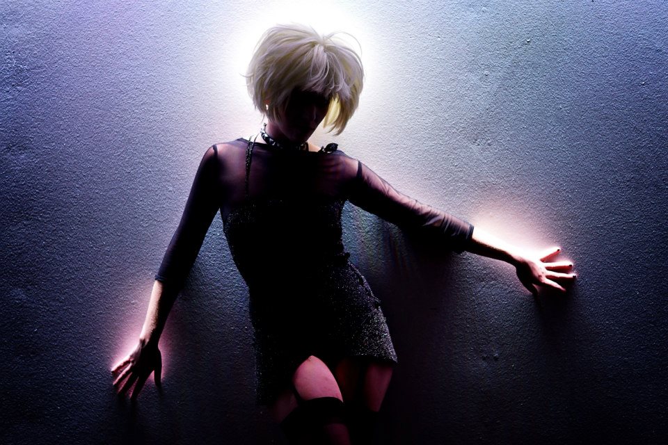 neon_pris_by_shirak_cosplay-d6orh3c.jpg