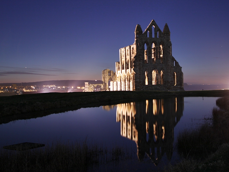 whitby_abbey_at_night_by_lmmphotos-d7qm3ho
