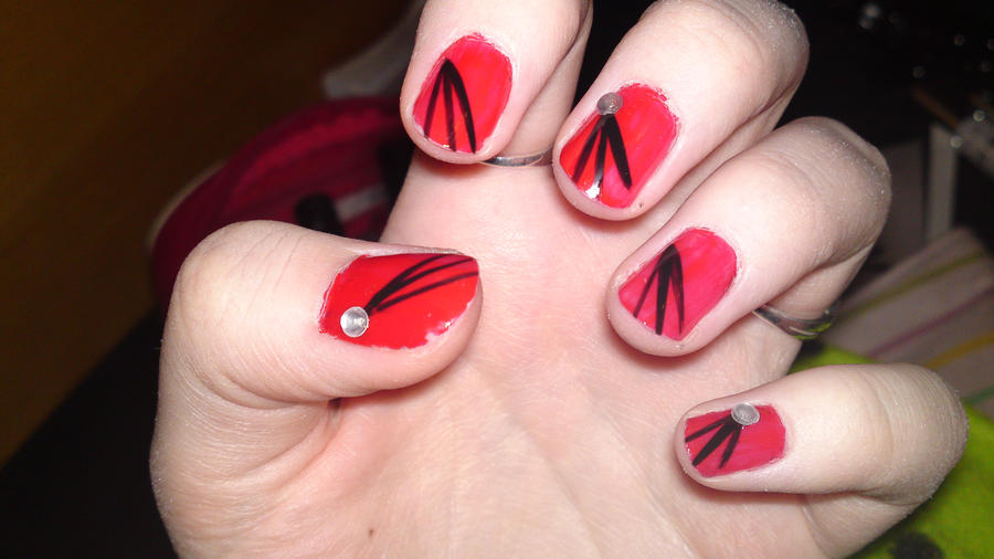 red and black nail design image
