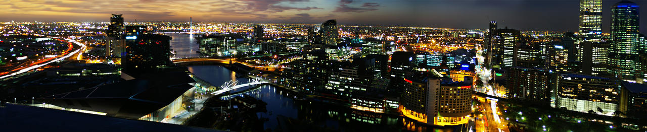 Melbourne_Panorama_by_SuperSprayer.jpg