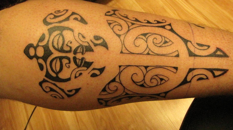 maori leg tattoo by