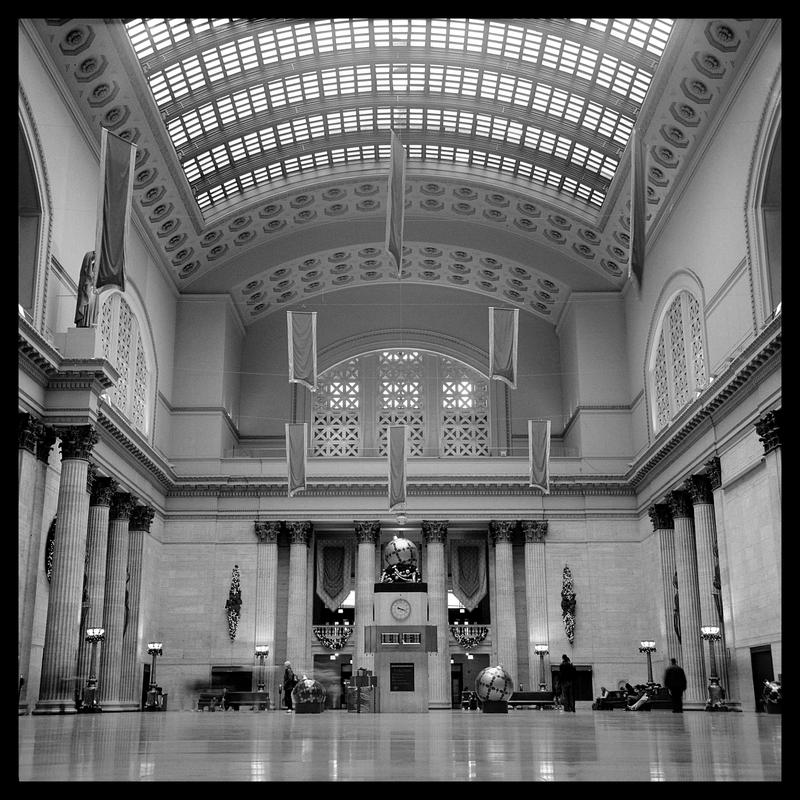 2012_348_great_hall_at_union_station__chicago_by_pearwood-d5o1pjs.jpg
