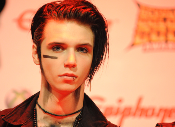 Andy's hair at the time and what he looked like with the warpaint and all :)