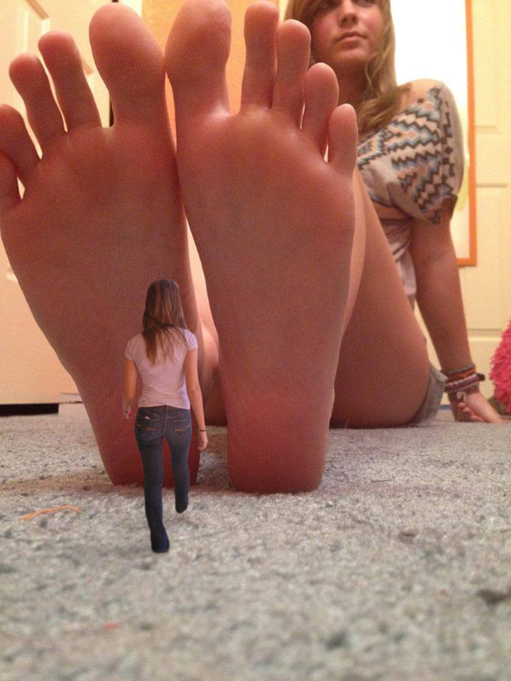 Giantess Feet 26