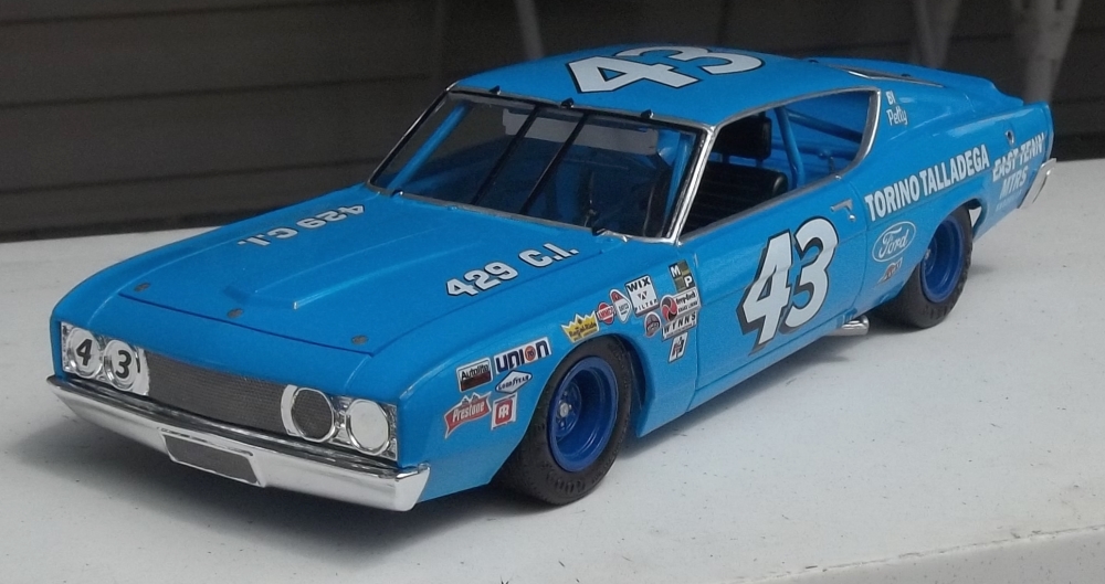 Richard petty ford contract #10
