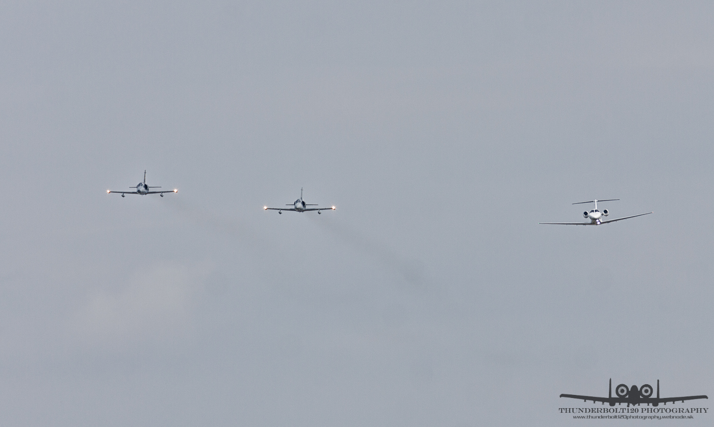 2x L-39 and Cessna 525A